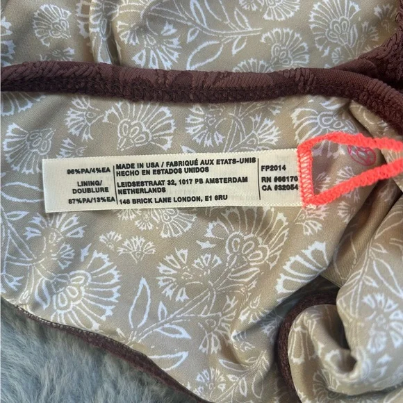 free-est Miley One-Piece Size Medium - Picture 9 of 10